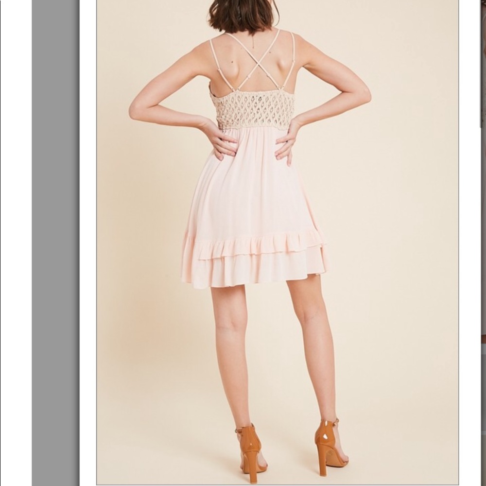 Black & Blush Scallop lace dress - Picture 4 of 8